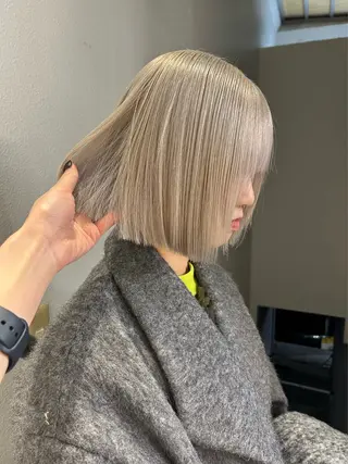 ショート カラー 💜Noa /艶髪ハイトーン💫のヘアスタイル