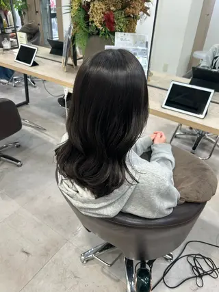 ミディアム 光を纏うツヤ感ロング Natsuki🤍のヘアスタイル
