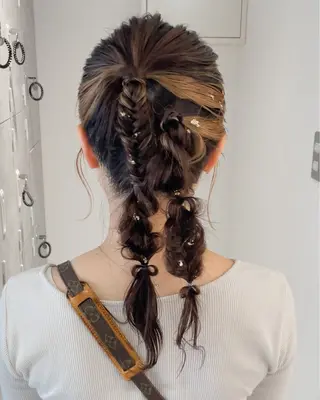 ヘアアレンジ ダブルカラー,透け カラーHINARIのヘアスタイル
