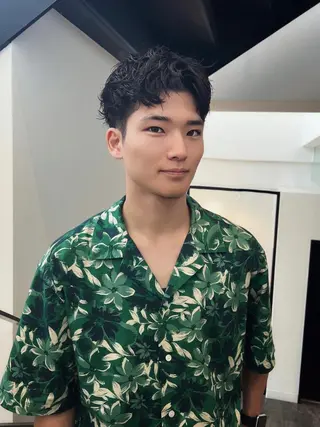 パーマ メンズ 【センターパート】 ETO／江藤翼の眉毛・アイブロウイメージ