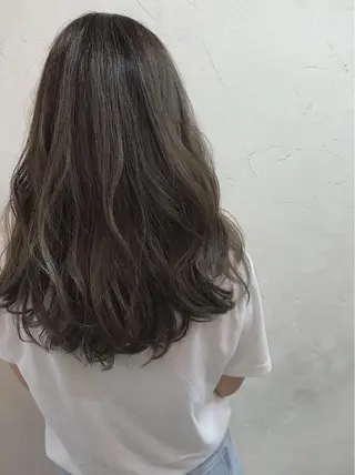 ロング カラー 山下 千明のヘアスタイル