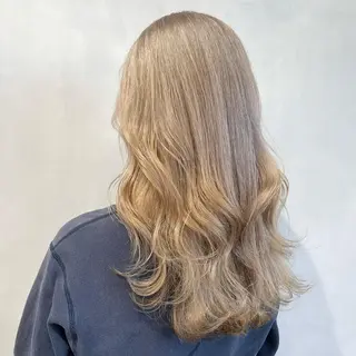 ロング カラー 🩵ブリーチカラー 🐈MIORI🩵のヘアスタイル