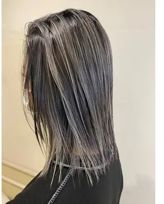 セミロング カラー レイヤー×艶髪特化 マネージャー安藤光司のヘアスタイル