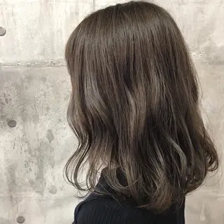 ミディアム カラー 菅沢 奈生のヘアスタイル