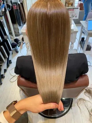 セミロング カラー ブリーチ koheiのヘアスタイル