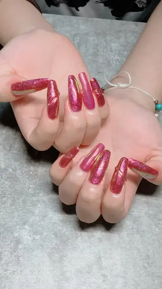 ネイル haleyume所属・shino🌟 痛ネイルのネイルデザイン