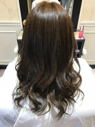 セミロング カラー 粟田 めぐみのヘアスタイル
