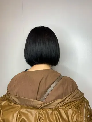 ショート カラー トップ スタイリストのヘアスタイル
