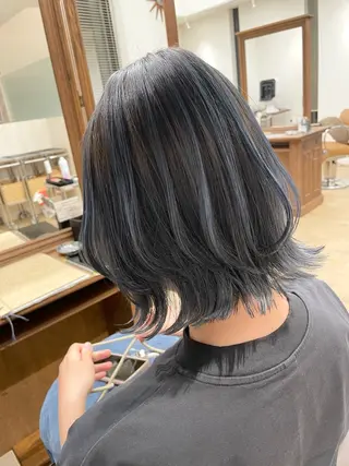 ショート カラー ブリーチ👩🦳/ ✂︎MANAMIのヘアスタイル