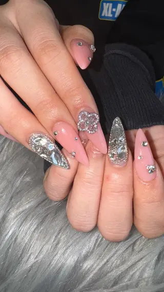 ネイル Feel ‪‪☺︎‬Yuriaのネイルデザイン
