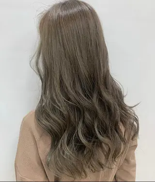ロング Fan.ray店長 🌈 HIBIKIのヘアスタイル