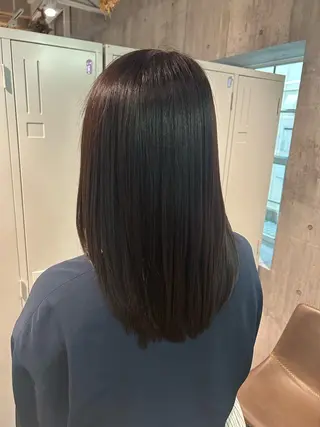 ミディアム 寺澤 歩佳のヘアスタイル