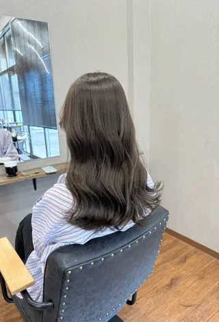 ロング カラー 鵜飼 真伍のヘアスタイル