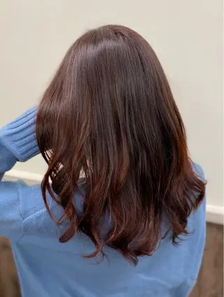 ロング カラー 山西 真琴のヘアスタイル