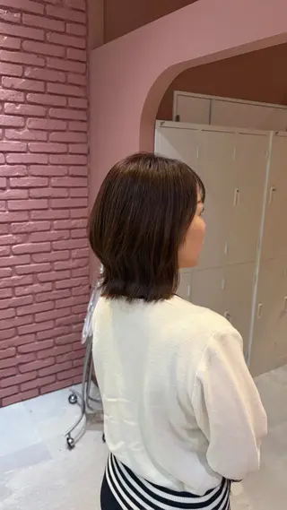 ショート カラー 聖菜/ hina /レイヤー/艶カラーのヘアスタイル