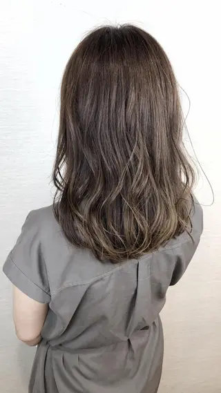 セミロング 髪質改善 阿部のヘアスタイル