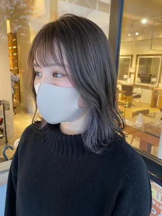 ミディアム カラー 小森 樹奈のヘアスタイル