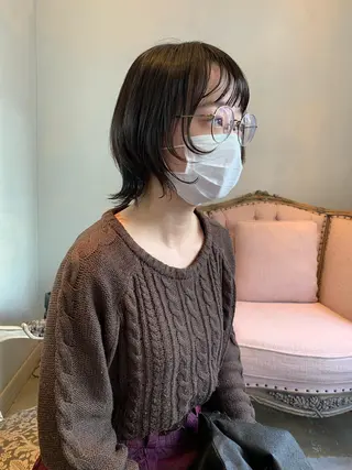 ショート SAKINO． ベージュカラーのヘアスタイル