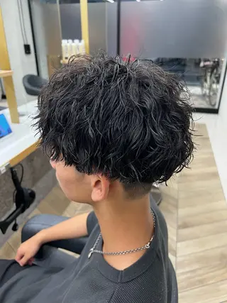 ミディアム パーマ メンズ 🏅メンズ特化 ヤマクラ タイキのヘアスタイル
