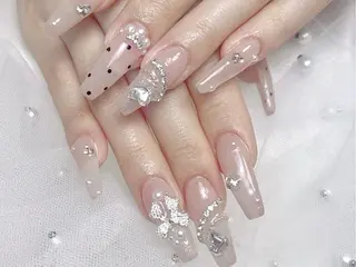 ネイル Rainrain💧 パーツ豊富、やり放題のネイルデザイン