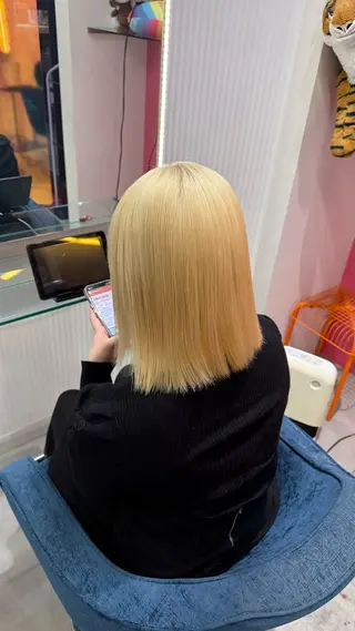 カラー Boxmico. / カカズ コトネのヘアスタイル