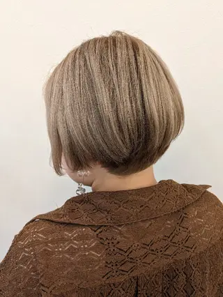 カラー カサハラ リホのヘアスタイル