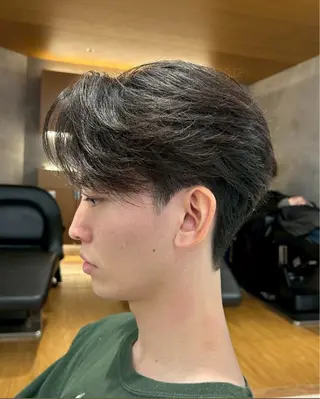 パーマ メンズ 圧倒的 毛流れ センターパートのヘアスタイル