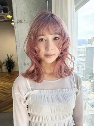 ミディアム カラー ヘアアレンジ lani ブリーチ /ダブルカラーのヘアスタイル