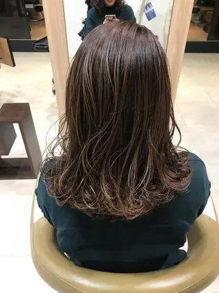 ロング ヤマシタ ミサキのヘアスタイル