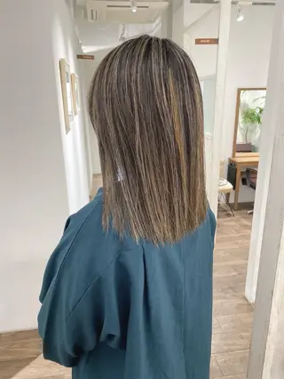 セミロング カラー ハイライト⭐️上野 高広のヘアスタイル