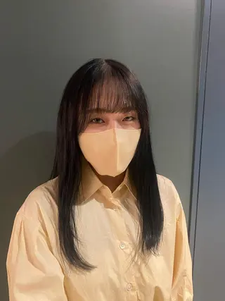 セミロング stylist トモヤのヘアスタイル