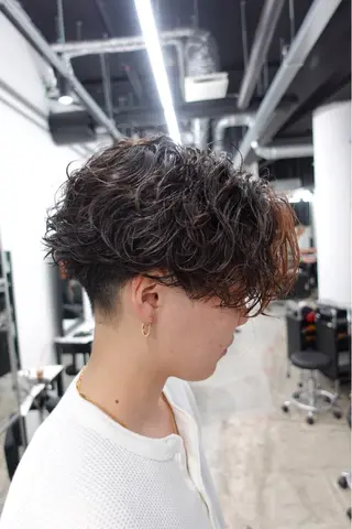 ショート パーマ メンズ 湖城 恵吾のヘアスタイル