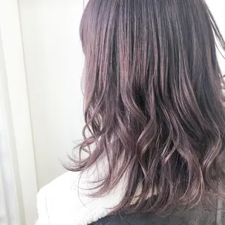ミディアム カラー TRENCH 相澤 果歩のヘアスタイル
