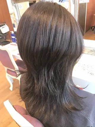 ミディアム 山本 咲貴のヘアスタイル
