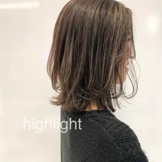 ミディアム カラー 相川 愛実のヘアスタイル
