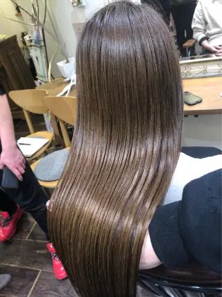 RI NAのヘアスタイル