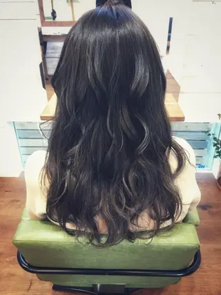 ロング カラー 小坂 愛美のヘアスタイル
