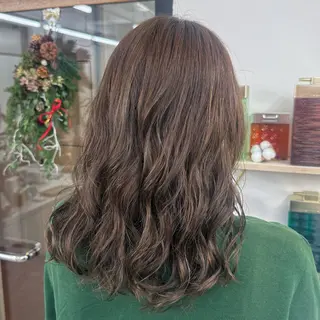 ミディアム ANNA🐾 艶カラー/水素カラーのヘアスタイル