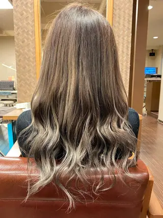 ロング カラー liL  hair サトウリョウタのヘアスタイル