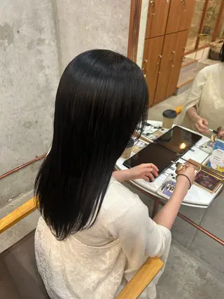 ロング カラー 顔周りレイヤー/ ふわあいりのヘアスタイル