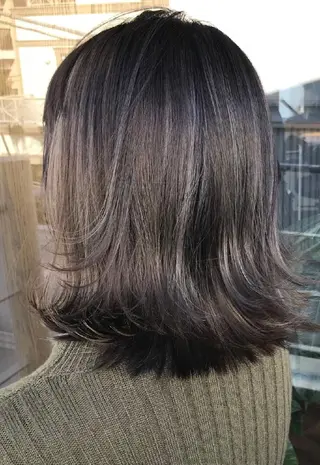 セミロング カラー レイヤー べージュ 白石研太のヘアスタイル