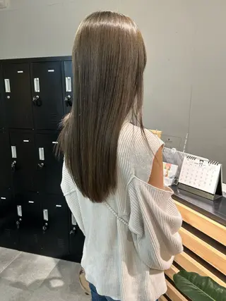 ミディアム カラー ウルフカット レイヤーカット上柿のヘアスタイル