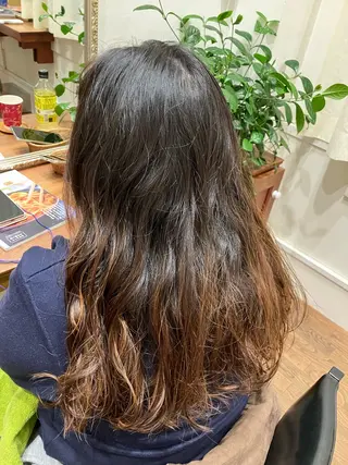 ロング 宮野 佳菜のヘアスタイル