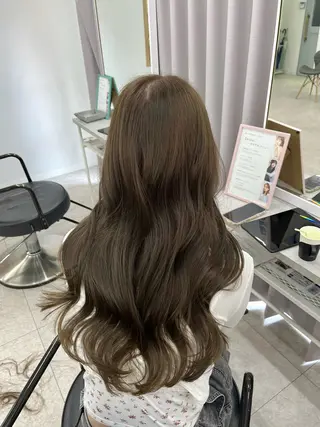 ロング カラー 柔らかオリーブ🌿 HIMARI🌻のヘアスタイル