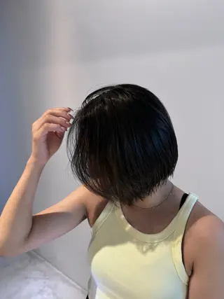 ショート カラー 艶感ワンホン color✨のヘアスタイル