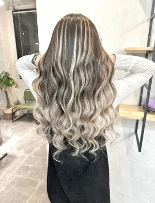 ロング カラー シール、 ハネエクステのヘアスタイル