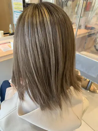 セミロング カラー 鈴木 華枝のヘアスタイル