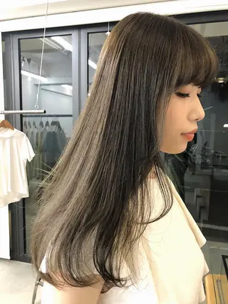 セミロング カラー Flamme Annaのヘアスタイル