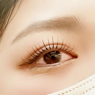 マツエク・マツパ 玉置 咲菜のヘアスタイル