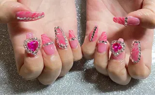 ネイル VIERU 🌈🎀💖のネイルデザイン